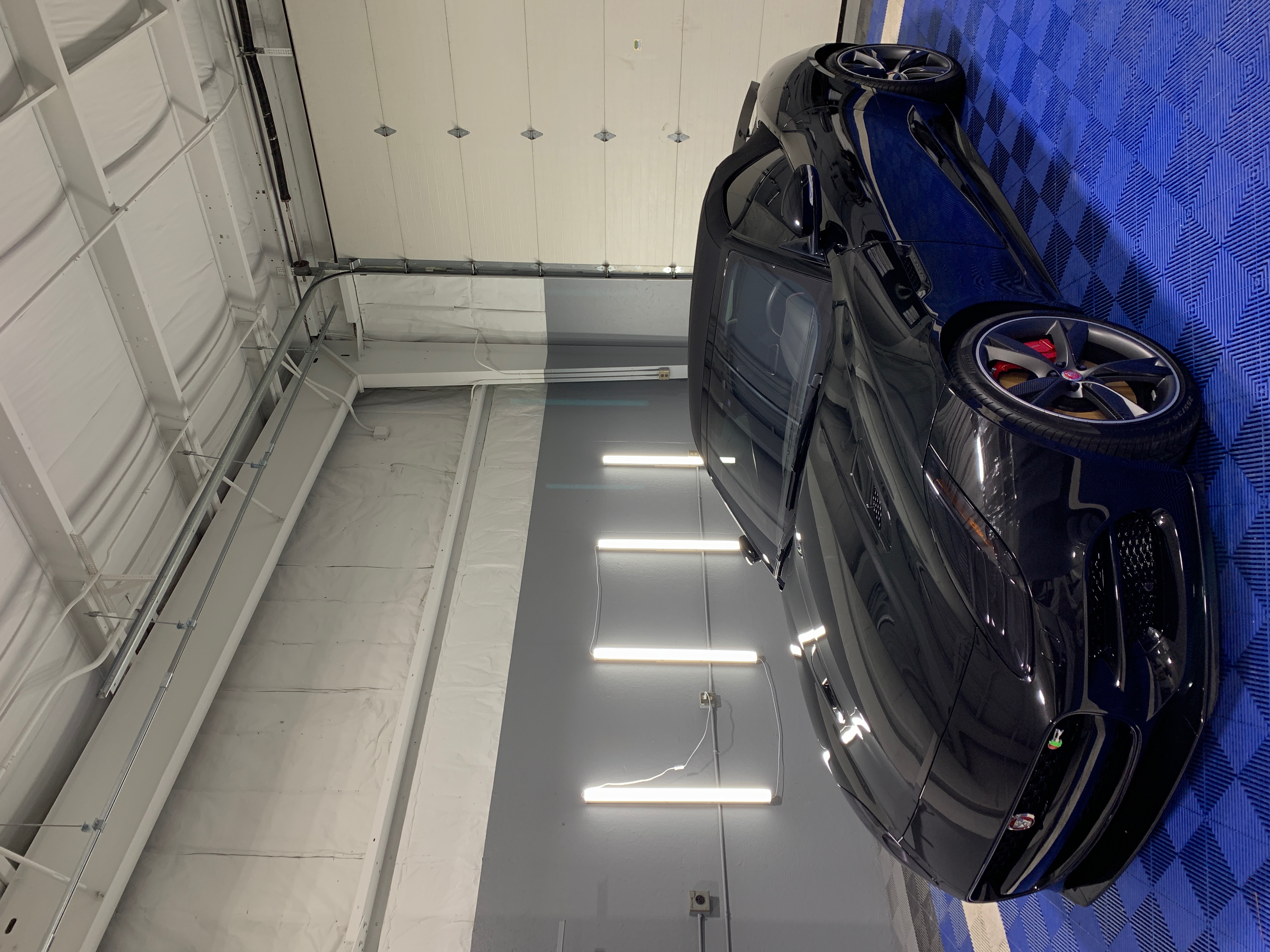 Used 2019 Jaguar F-TYPE R AWD/4WD image 4