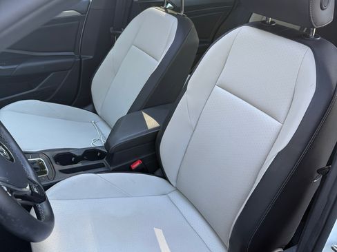 Used 2021 Volkswagen Jetta R-Line w/ R-Line Cold Weather Package image 9