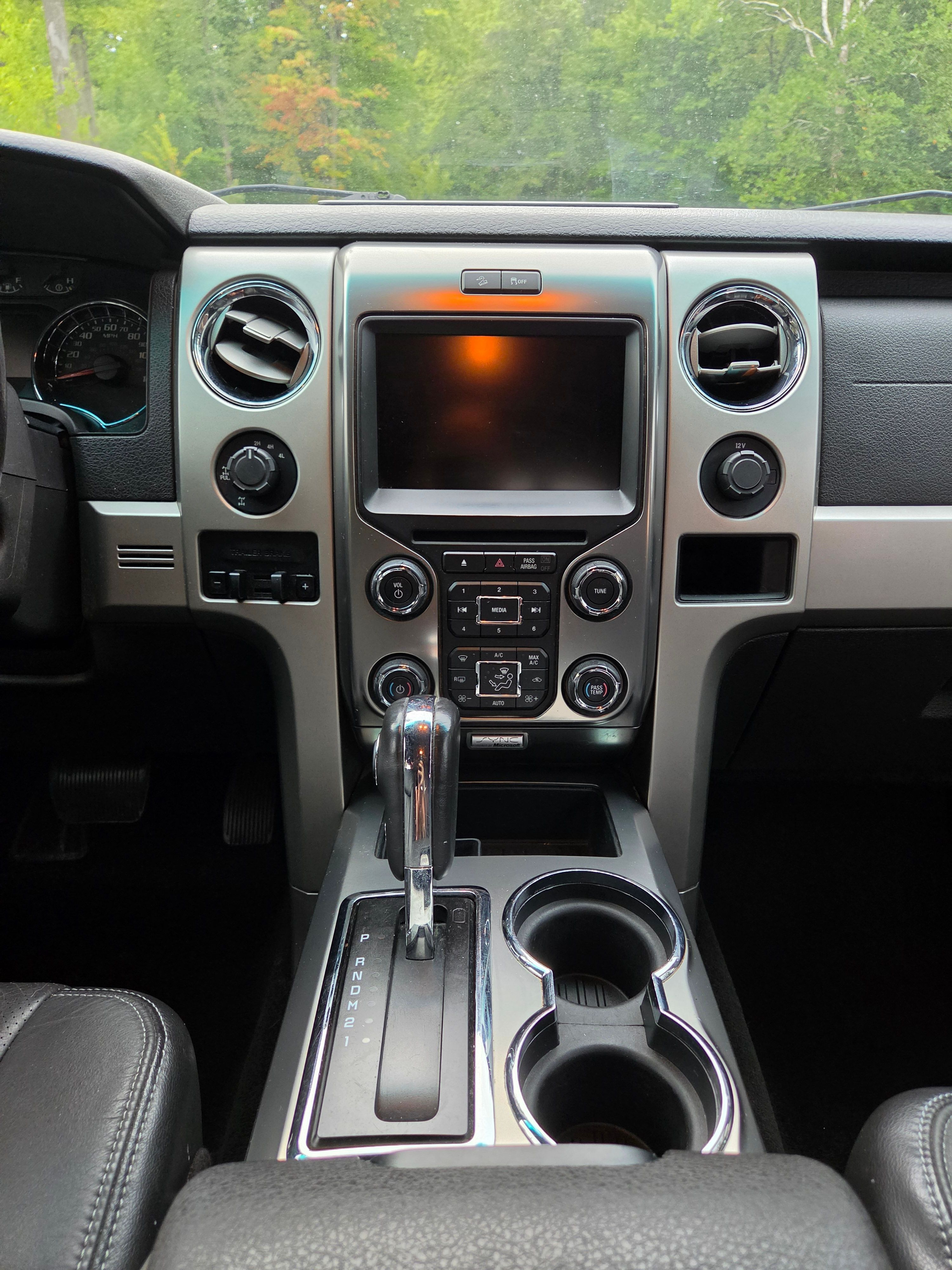 Used 2014 Ford F150 FX4 w/ Equipment Group 402A Luxury AWD/4WD image 14