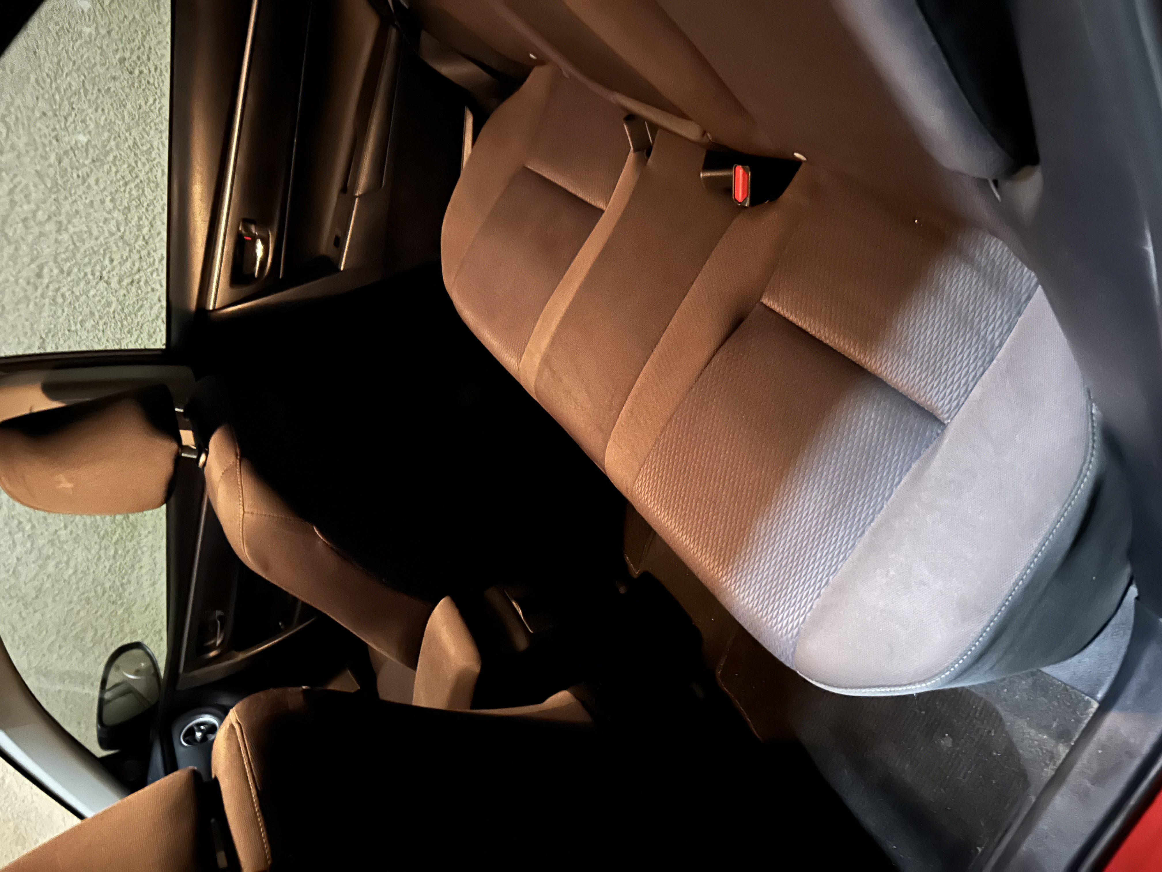 Used 2017 Toyota Corolla LE w/ Carpet Mat Package (TMS) FWD image 11