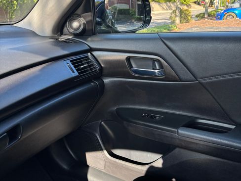 Used 2015 Honda Accord EX-L image 8