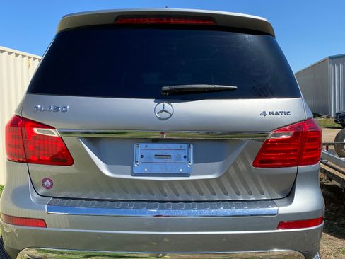 Used 2014 Mercedes-Benz GL 450 4MATIC w/ Lane Tracking Package image 8