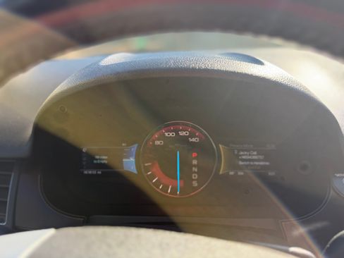 Used 2013 Ford Edge Limited w/ Driver Entry Pkg image 10