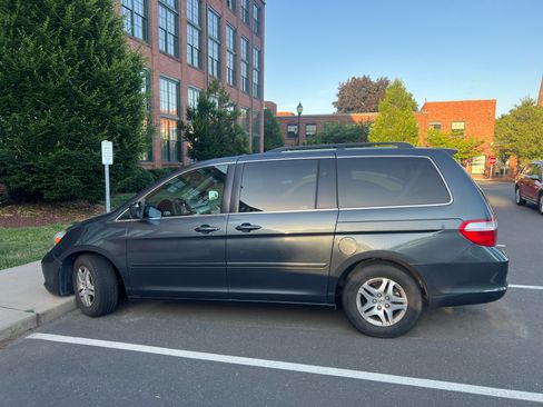 Used 2005 Honda Odyssey EX image 1