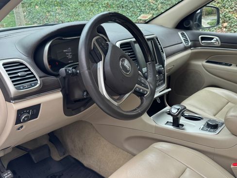 Used 2015 Jeep Grand Cherokee Overland w/ Advanced Technology Group image 8