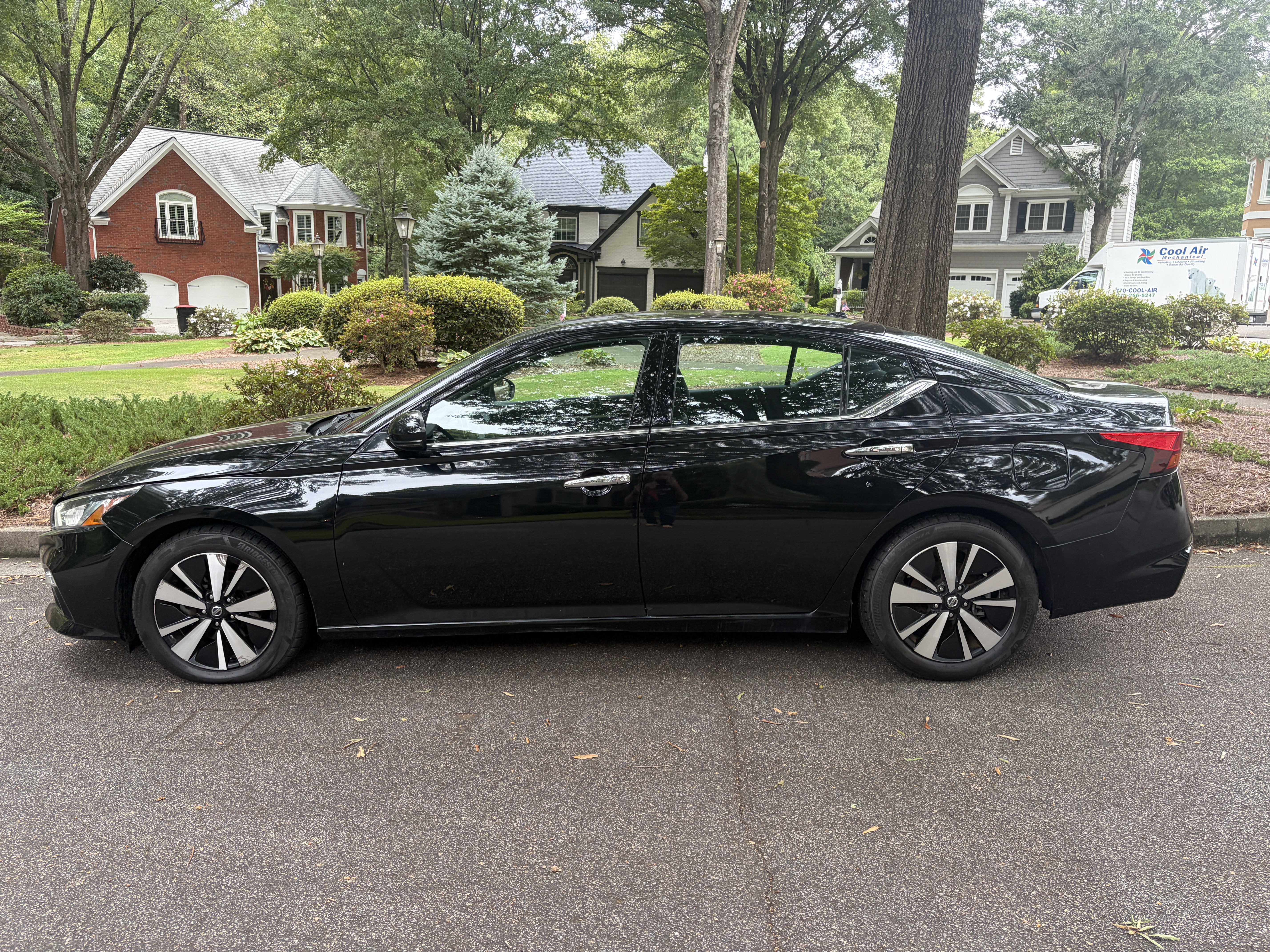 Used 2020 Nissan Altima 2.5 SV FWD image 1