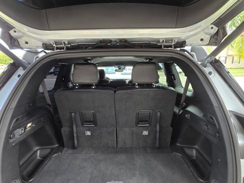 Used 2024 Jeep Grand Cherokee L Laredo image 10