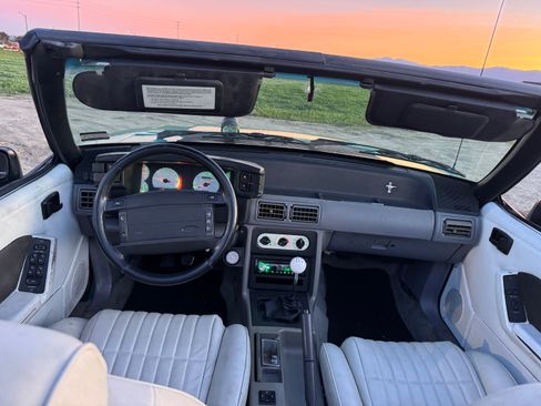 Used 1993 Ford Mustang LX image 11