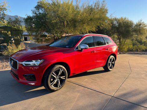 Used 2018 Volvo XC60 T6 R-Design w/ Convenience Package image 2