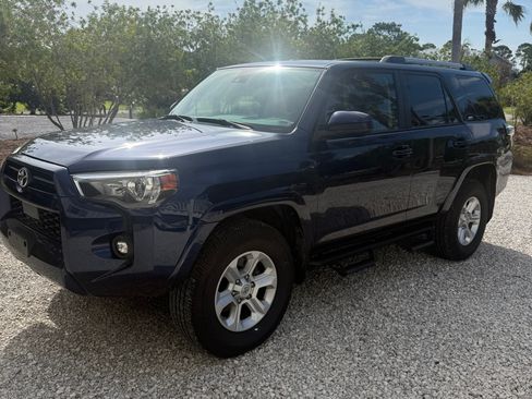Used 2021 Toyota 4Runner SR5 AWD/4WD image 2