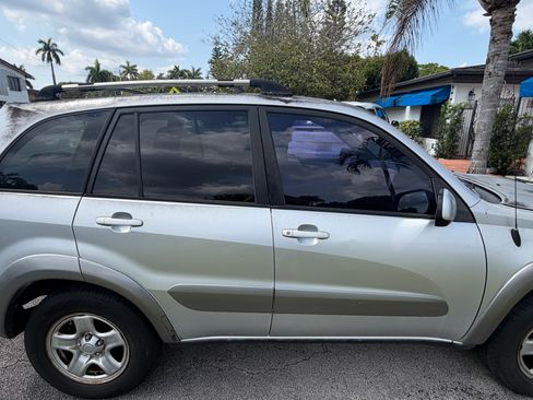 Used 2005 Toyota RAV4 2WD image 6