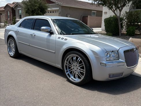Used 2007 Chrysler 300 Touring L RWD image 8