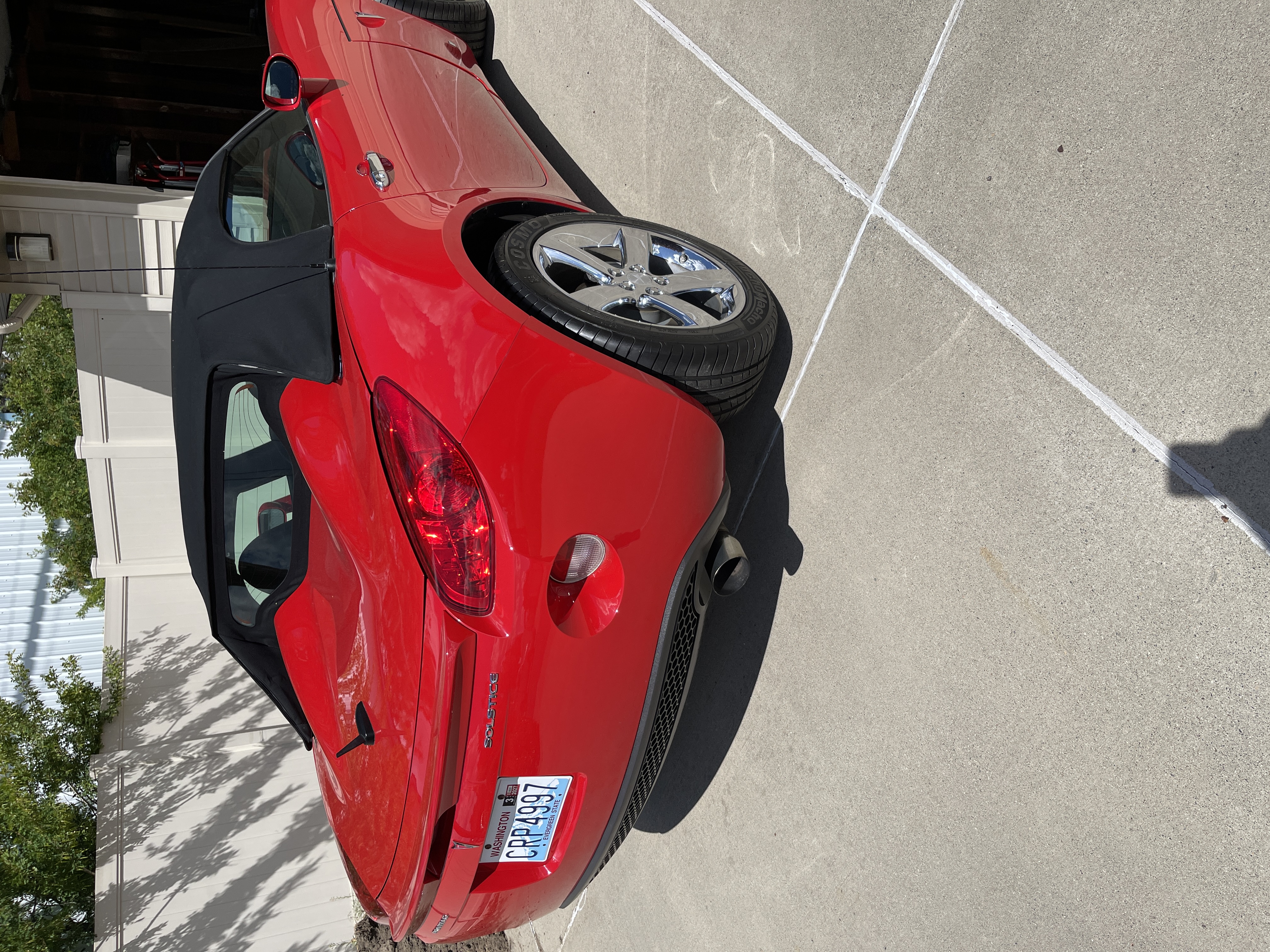 Used 2008 Pontiac Solstice Convertible w/ Premium Package RWD image 4