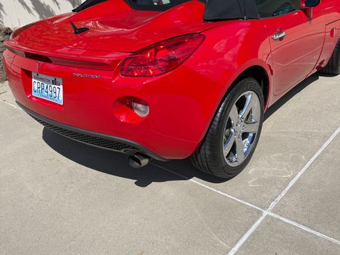 Used 2008 Pontiac Solstice Convertible w/ Premium Package RWD image 4