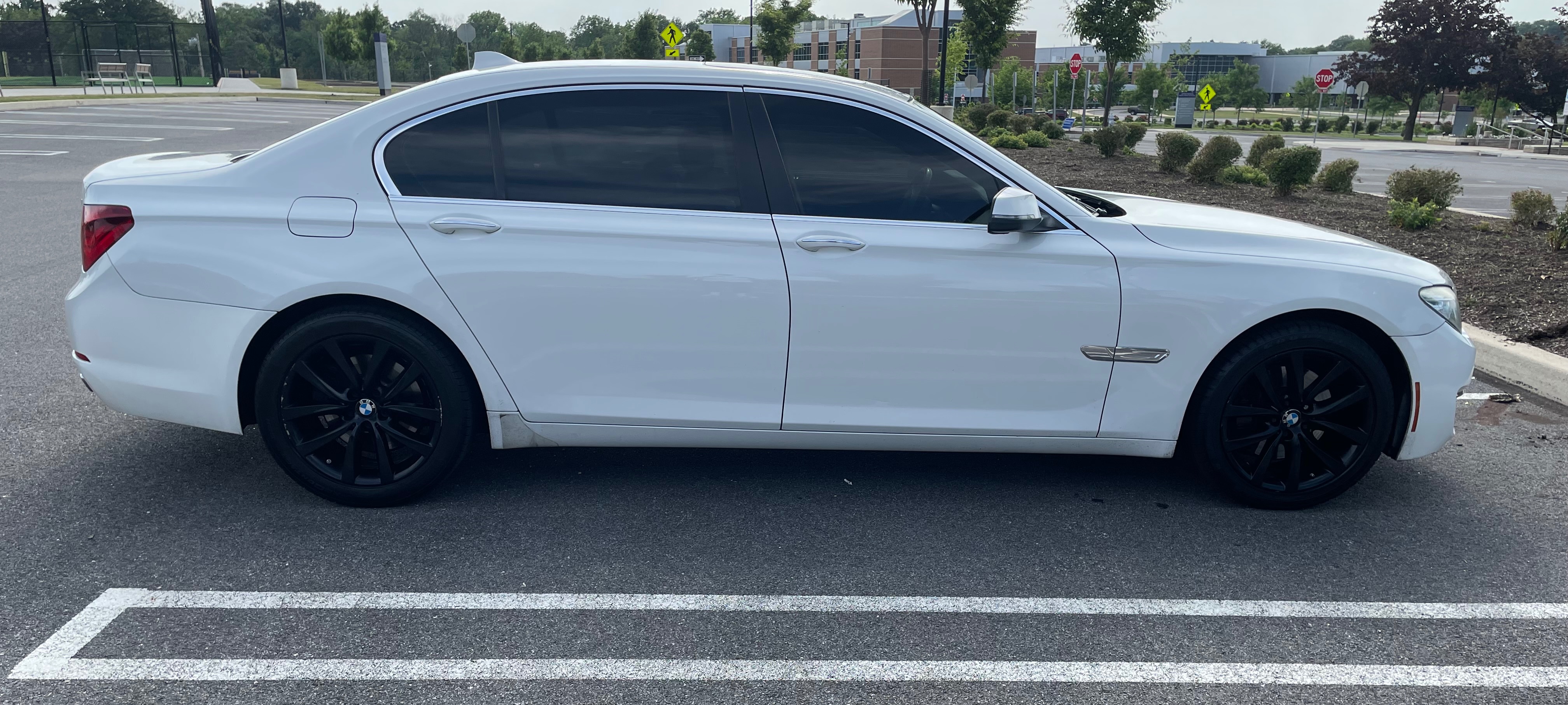Used 2013 BMW 740Li RWD image 2
