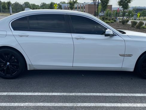 Used 2013 BMW 740Li RWD image 2