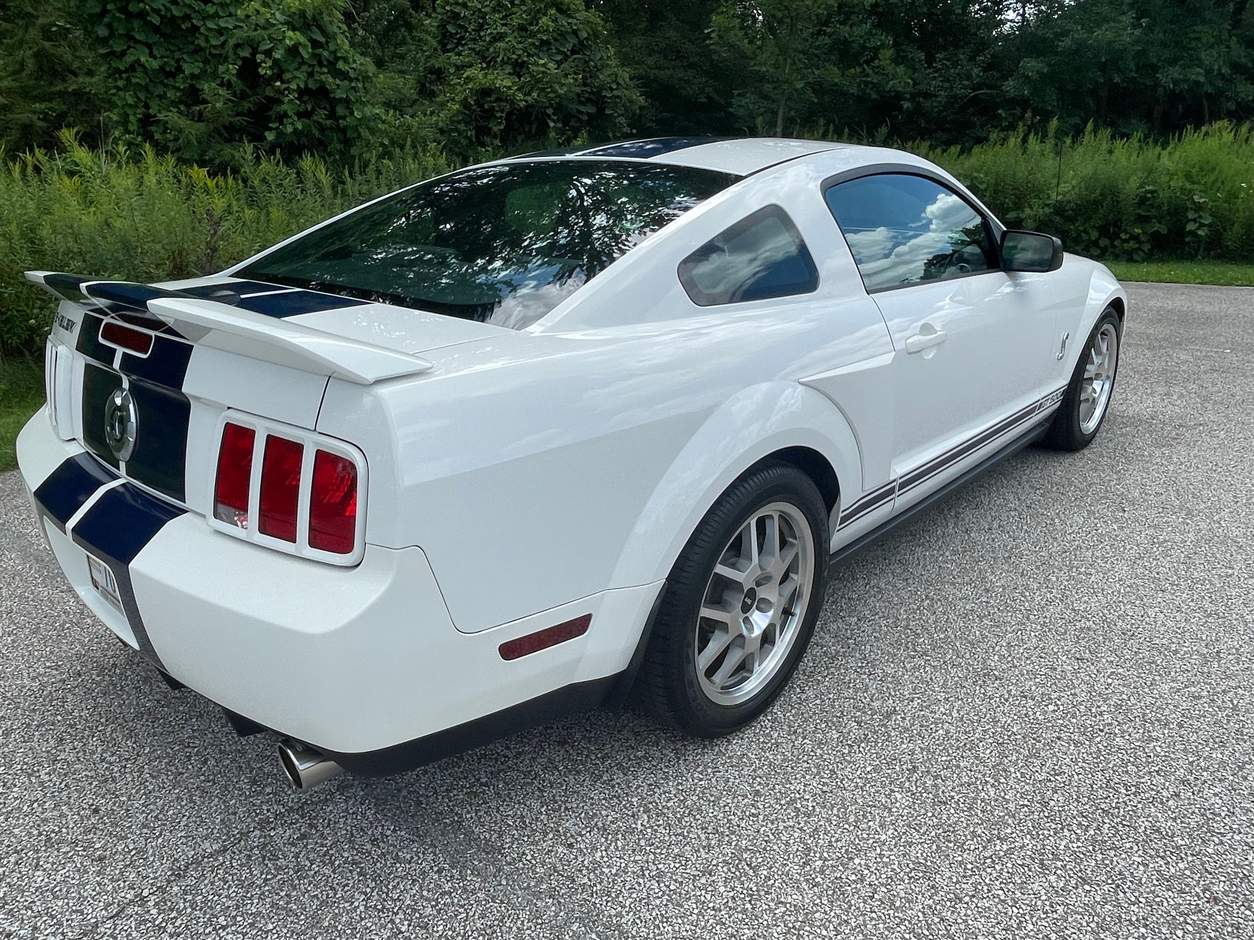 Used 2008 Ford Mustang Shelby GT500 RWD image 8