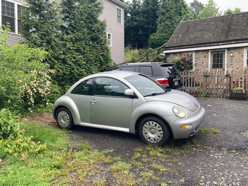 Used 2000 Volkswagen Beetle GLS FWD image 1