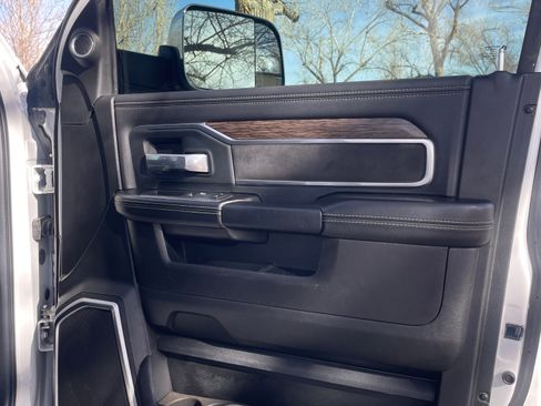 Used 2019 RAM 2500 Laramie AWD/4WD image 6