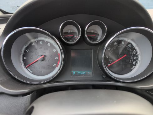 Used 2011 Buick Regal CXL image 13