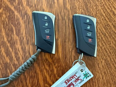 Used 2023 Lexus GX 460 Luxury w/ Sport Design Package image 17