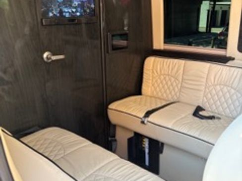 Used 2021 Mercedes-Benz Sprinter 2500 image 17