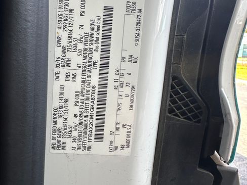 Used 2016 Ford Transit 350 XL image 9