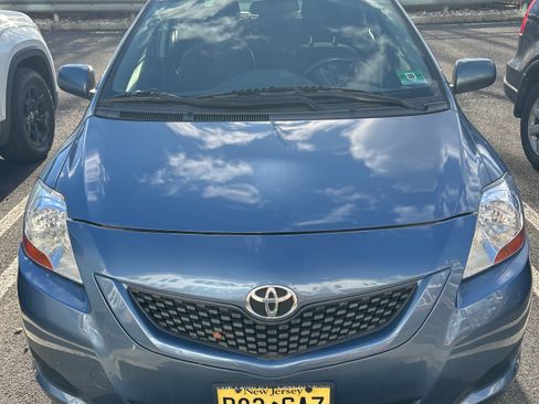 Used 2012 Toyota Yaris Sedan image 1