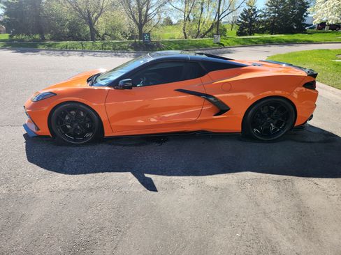 Used 2022 Chevrolet Corvette Stingray Premium Conv w/ Z51 Performance Package RWD image 2