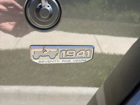 Used 2016 Jeep Wrangler Unlimited Sahara AWD/4WD image 12