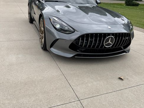 Used 2025 Mercedes-Benz AMG GT 63 image 4