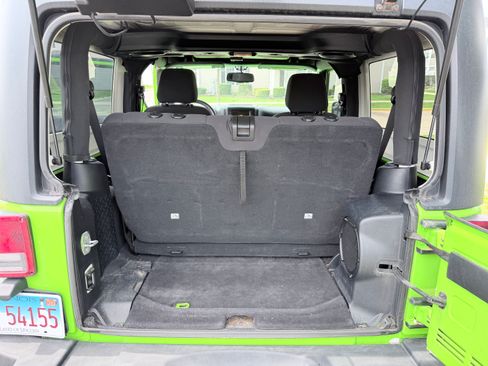 Used 2014 Jeep Wrangler Sport w/ Quick Order Package 24S AWD/4WD image 19