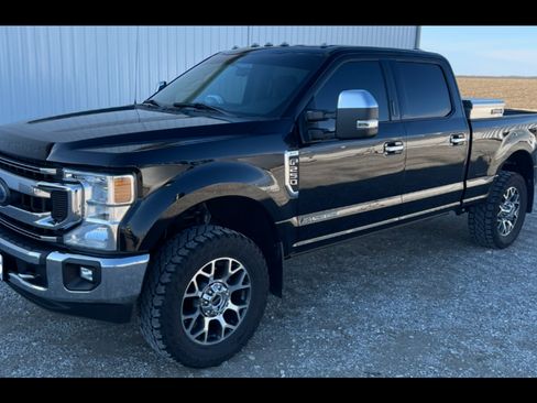 Used 2020 Ford F250 XLT w/ XLT Premium Package image 2