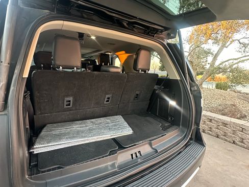 Used 2018 Ford Expedition Platinum image 9
