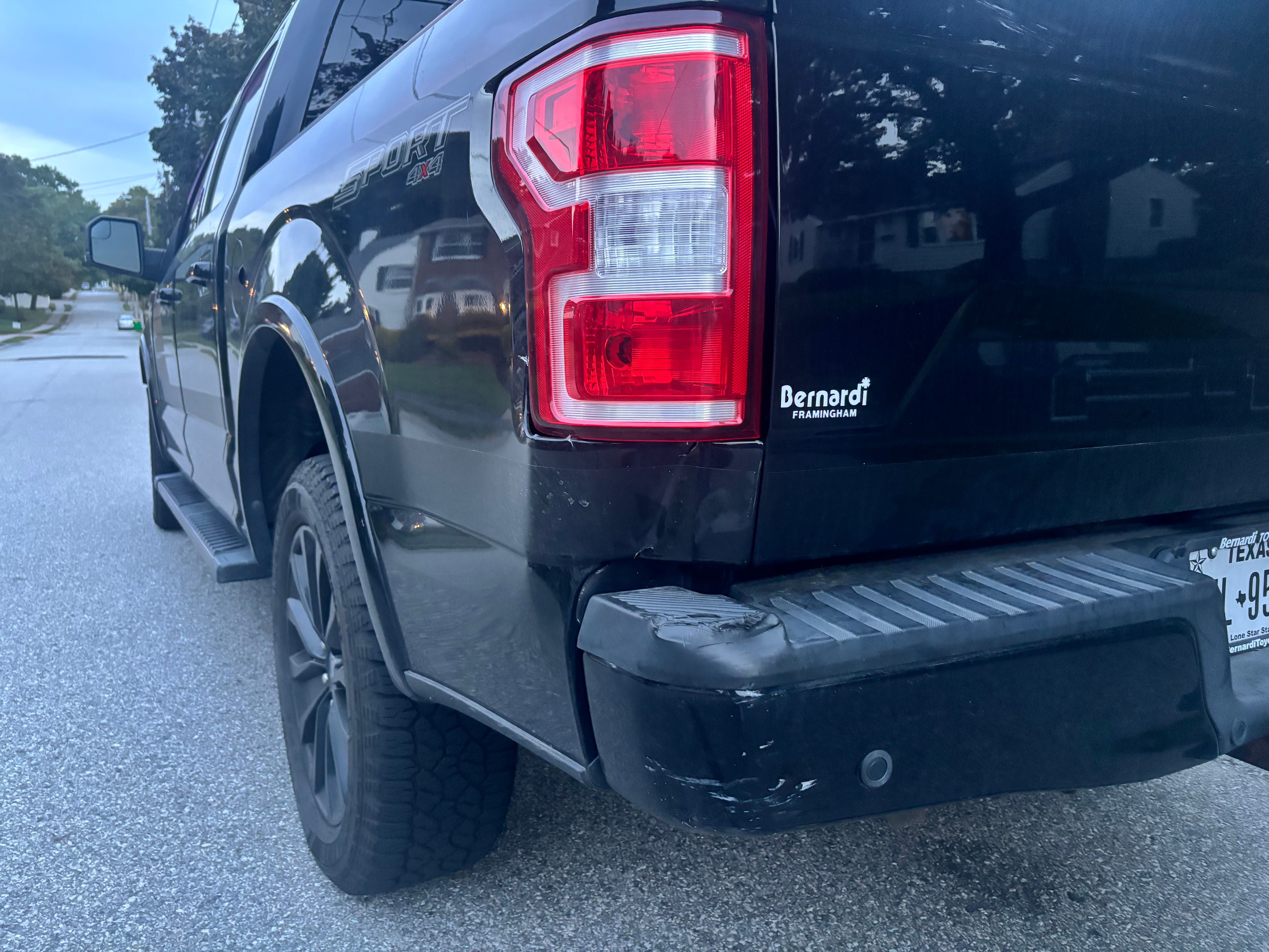 Used 2019 Ford F150 XLT w/ Equipment Group 302A Luxury AWD/4WD image 14