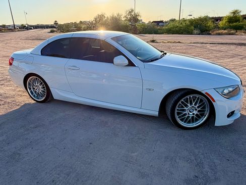 Used 2013 BMW 335i Convertible image 10