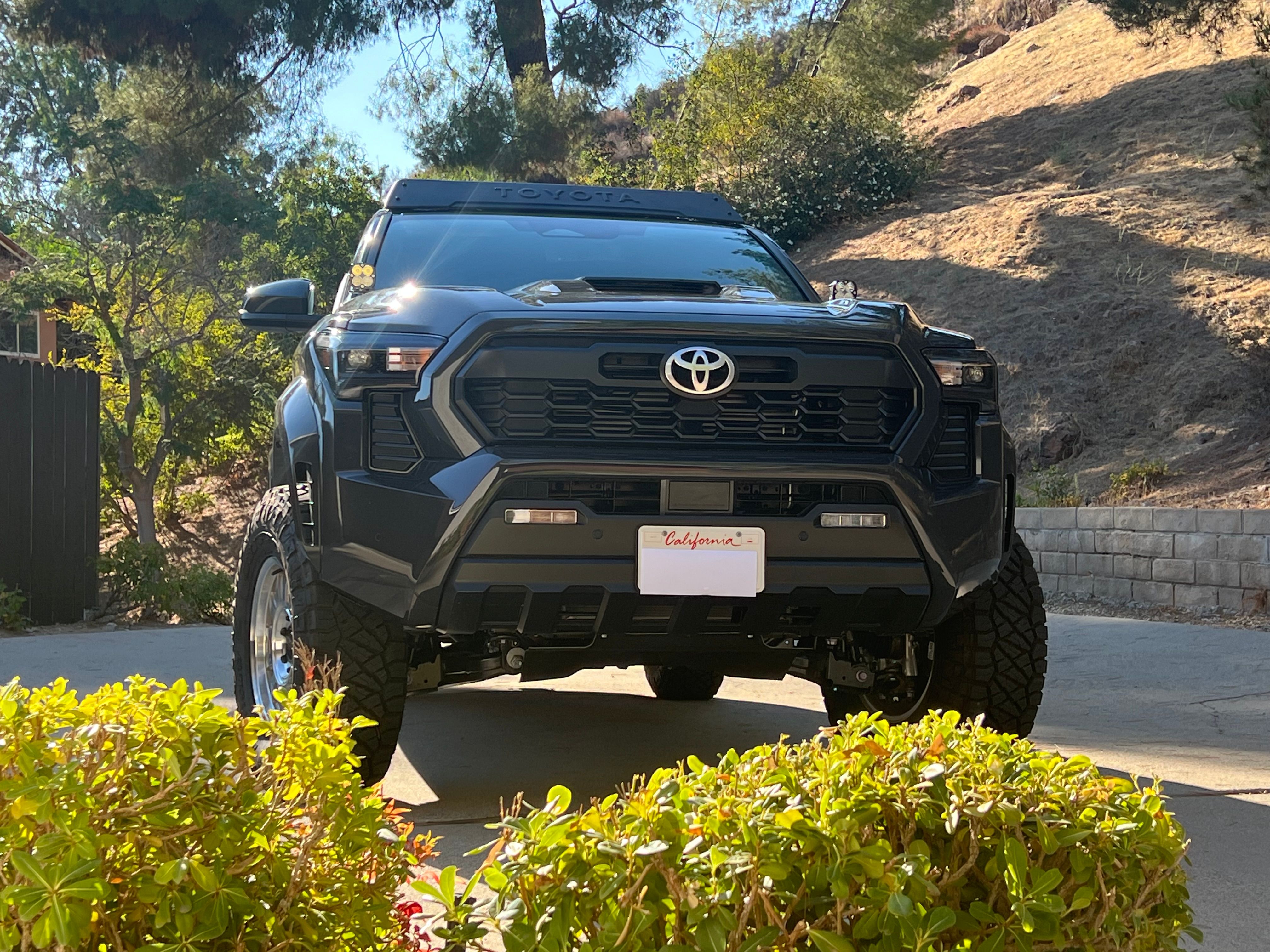 Used 2024 Toyota Tacoma TRD Sport w/ TRD Sport Upgrade Package AWD/4WD image 26
