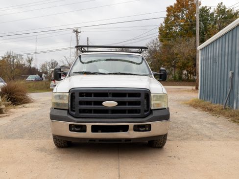 Used 2007 Ford F250 XL image 2