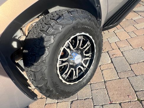 Used 2007 Chevrolet Suburban LT w/ LT Preferred Equipment Group image 15