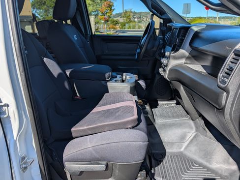 Used 2023 RAM 2500 Tradesman w/ Chrome Appearance Group image 10