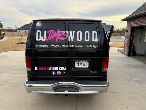 Used 2009 Ford E-350 and Econoline 350 Super Duty image 12