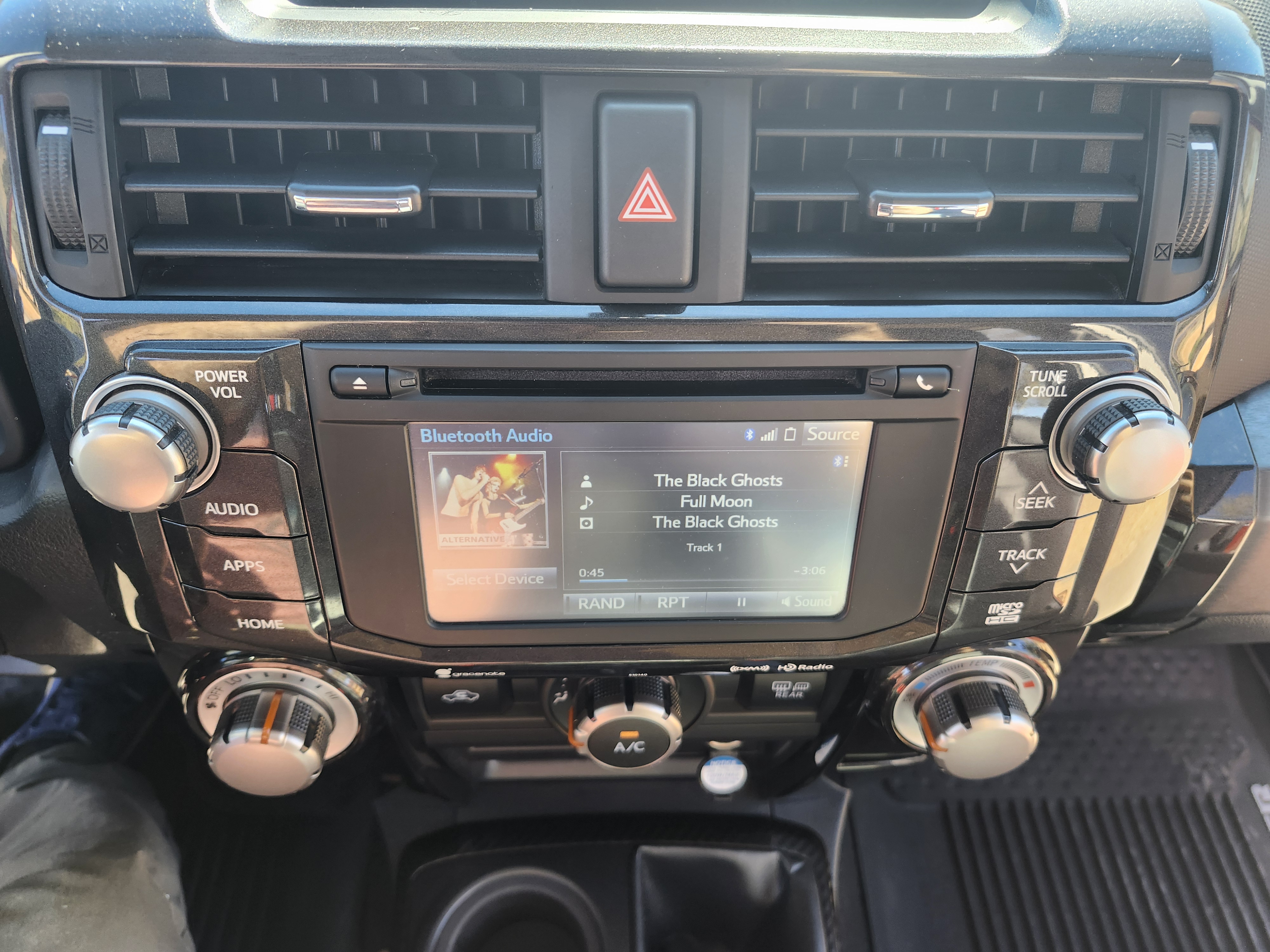 Used 2018 Toyota 4Runner TRD Off-Road Premium AWD/4WD image 14