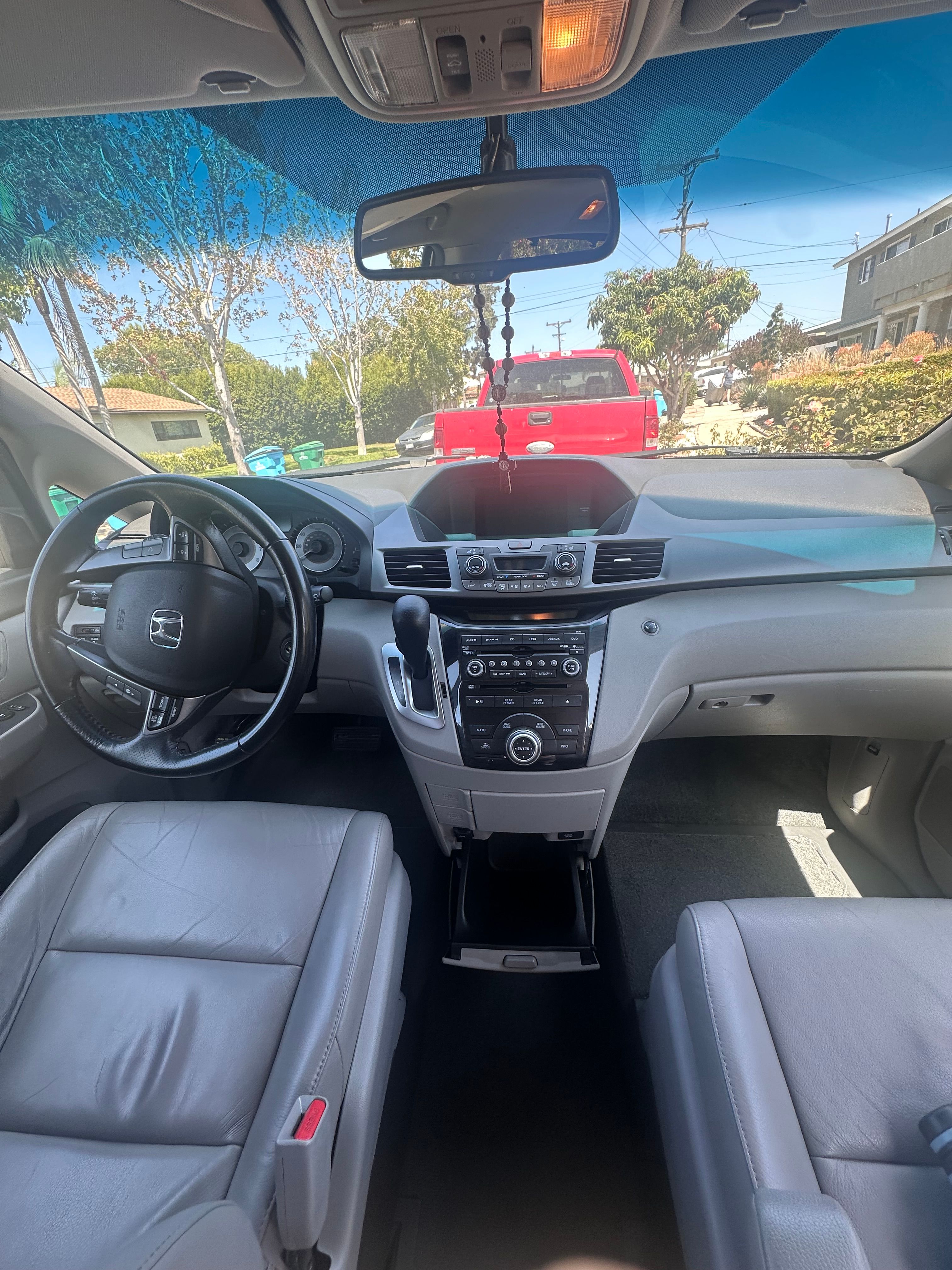 Used 2012 Honda Odyssey Touring Elite image 10