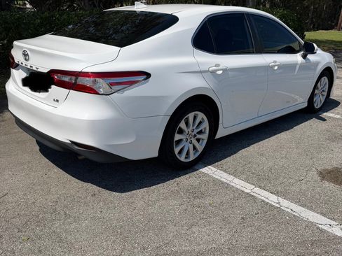 Used 2020 Toyota Camry LE image 12