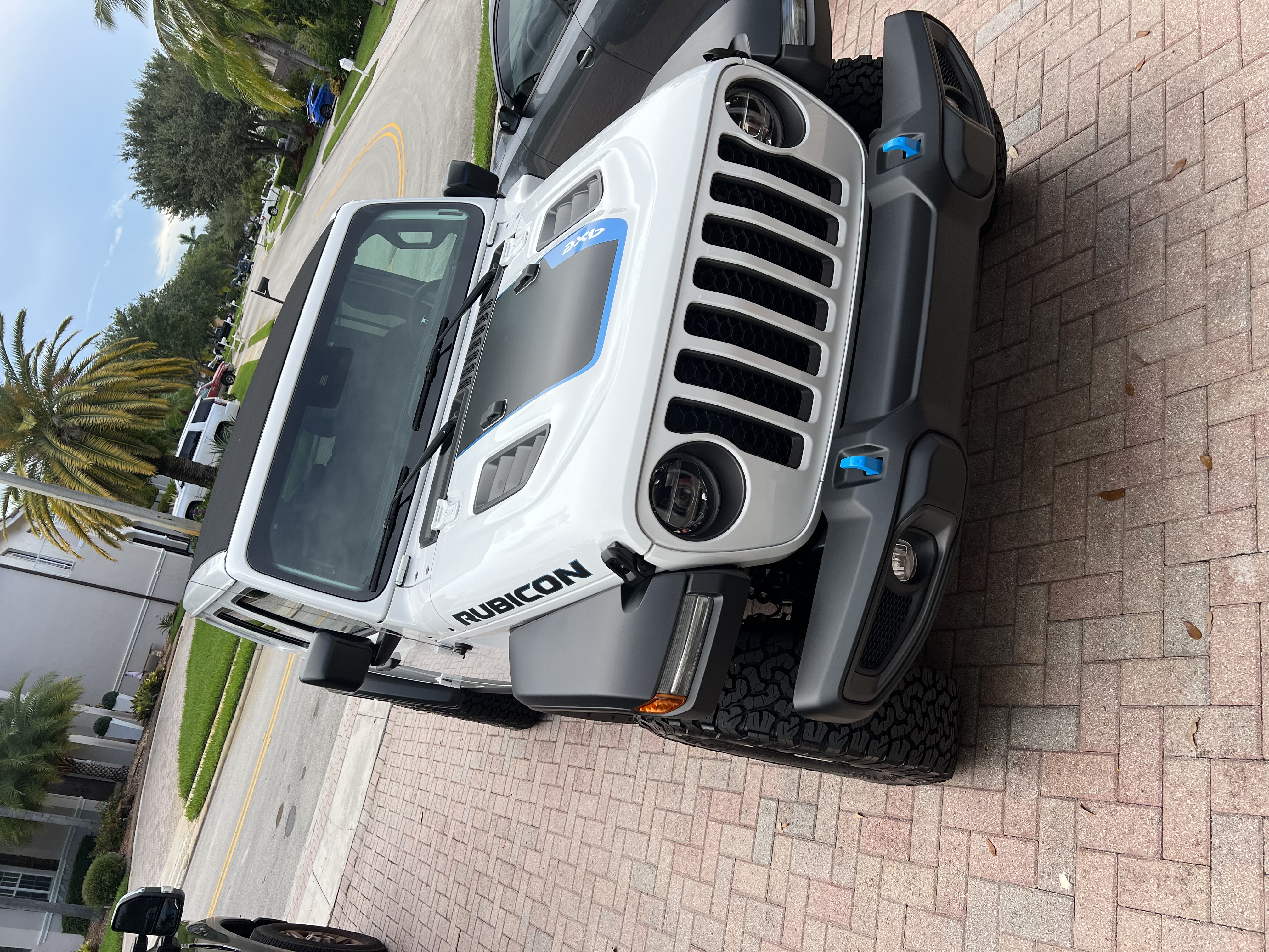 Used 2022 Jeep Wrangler Unlimited Rubicon 4xe w/ Safety Group AWD/4WD image 5