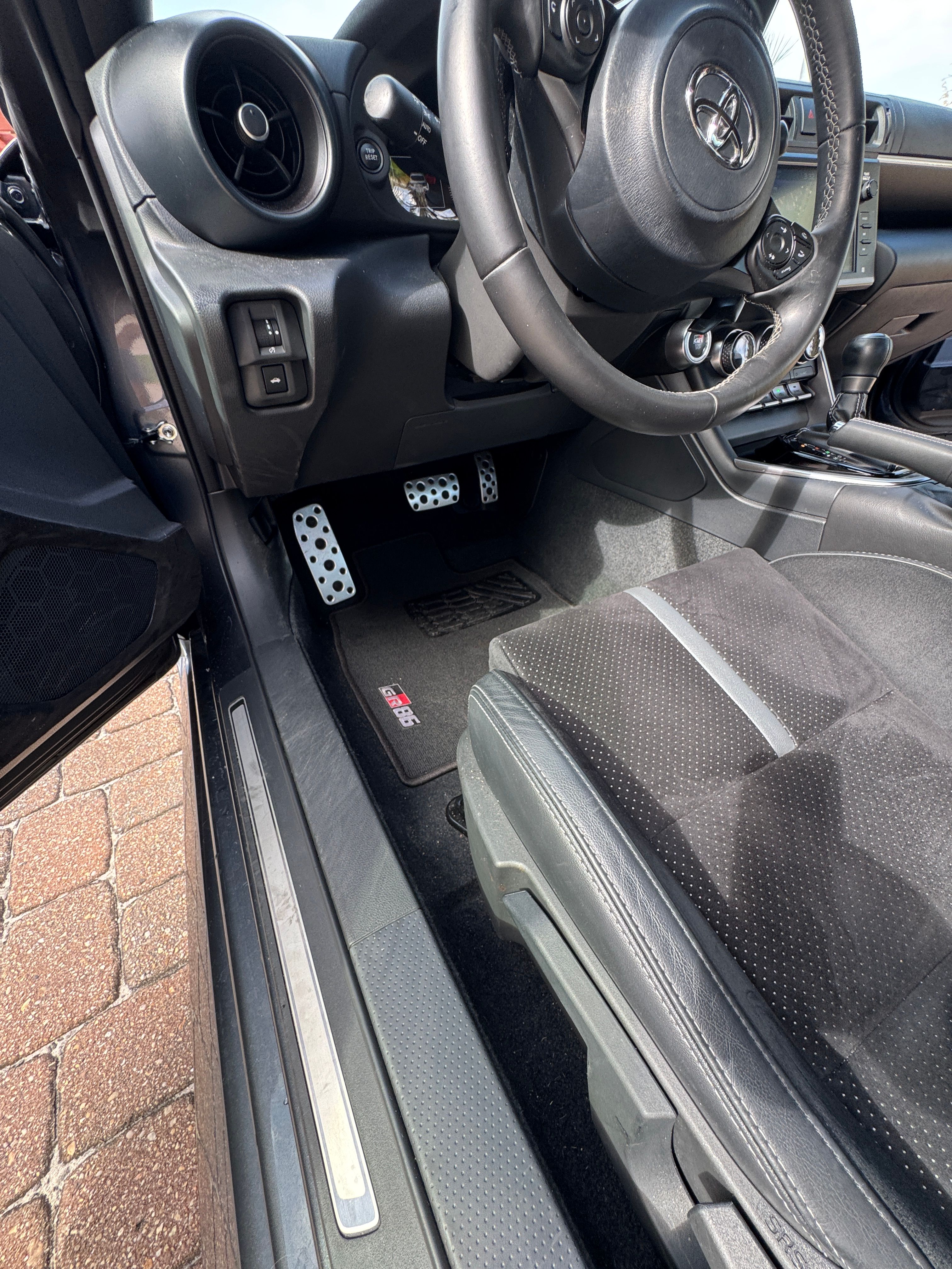 Used 2024 Toyota GR86 Premium RWD image 26