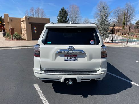 Used 2017 Toyota 4Runner Limited image 10