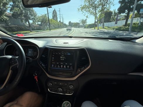 Used 2014 Jeep Cherokee Latitude image 5