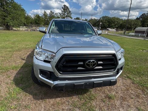 Used 2022 Toyota Tacoma SR image 1