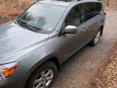 Used 2008 Toyota RAV4 Limited image 4